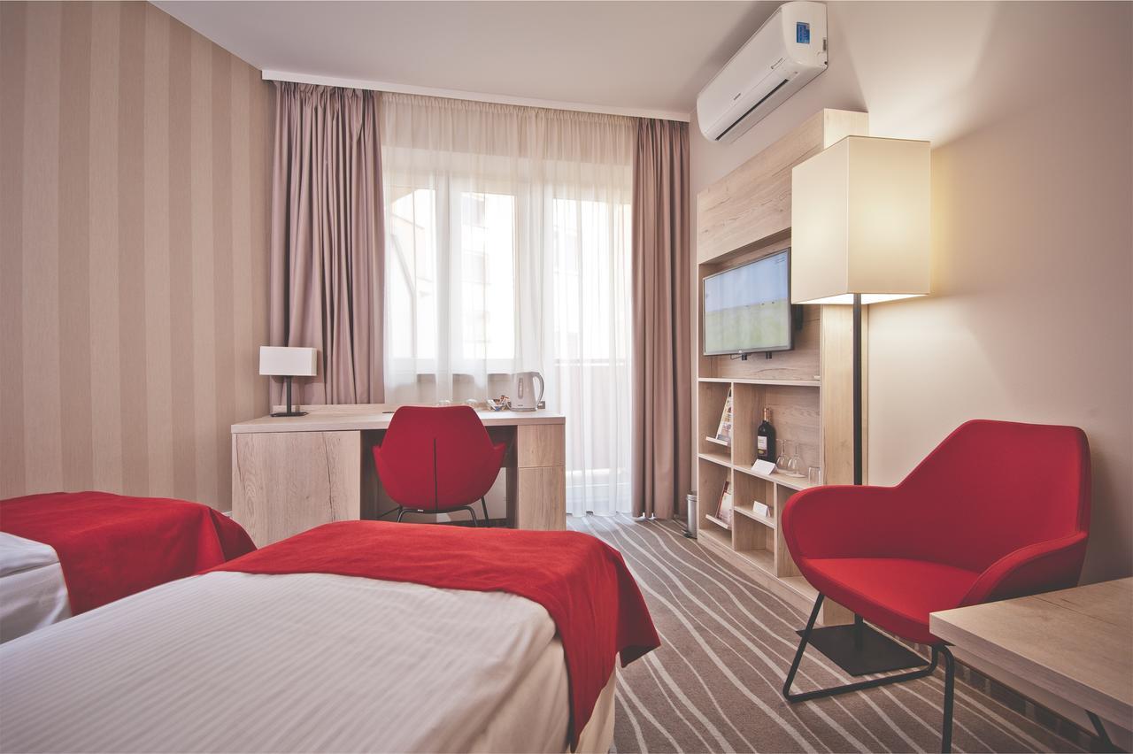 Hotel Akwawit Leszno  Εξωτερικό φωτογραφία