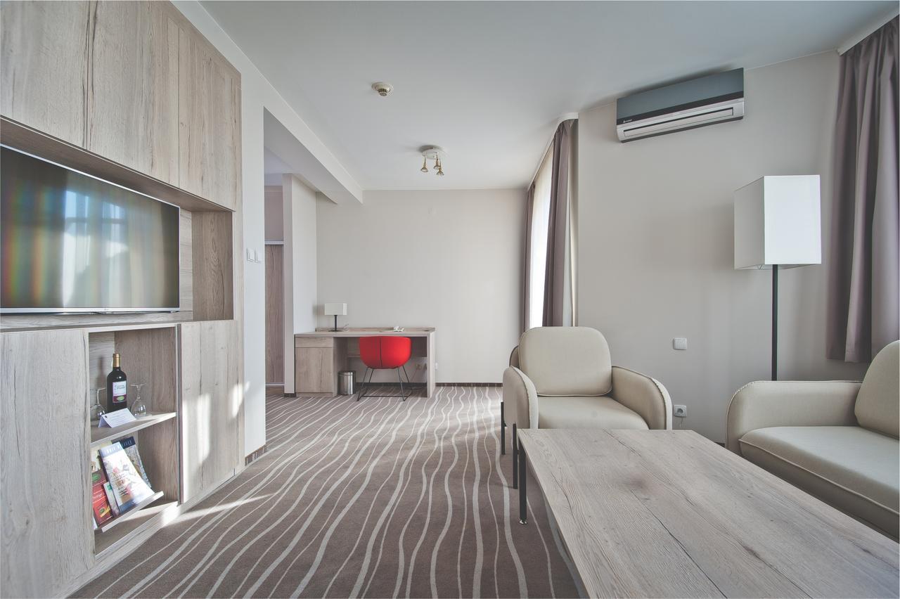 Hotel Akwawit Leszno  Εξωτερικό φωτογραφία